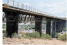 The old bridge west of Hopetown dates back to 1875
